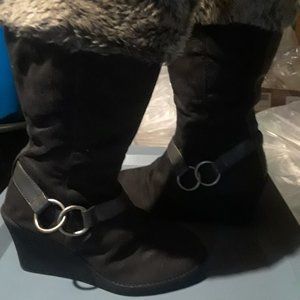 Women's Black boots
